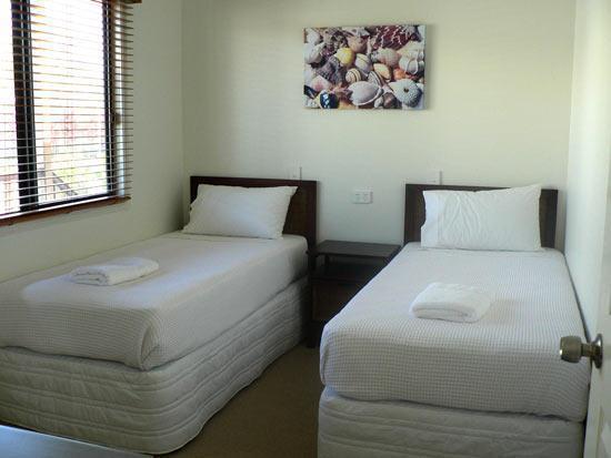 Tin Can Bay Marina Villas エクステリア 写真